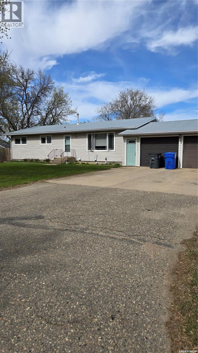 333 7Th Street, Alameda, SK - Outdoor