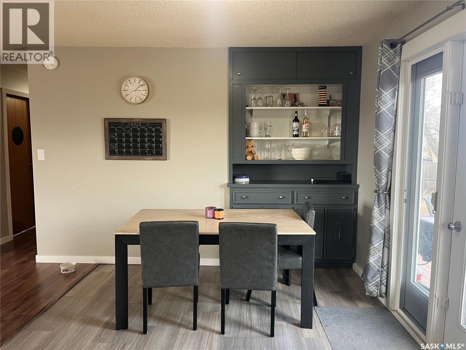 333 7Th Street, Alameda, SK - Indoor Photo Showing Dining Room