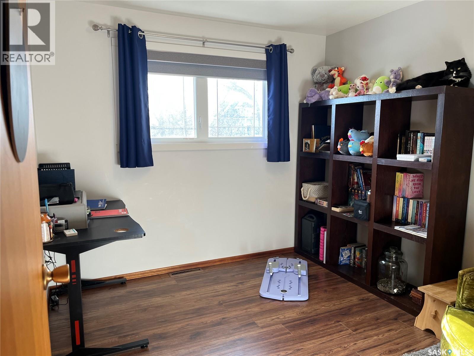 333 7Th Street, Alameda, SK - Indoor