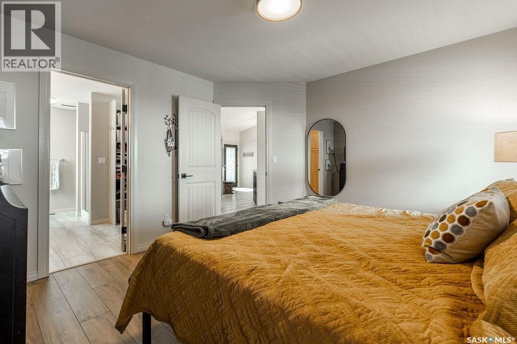330 Pobran Crescent, Saskatoon, SK - Indoor Photo Showing Bedroom