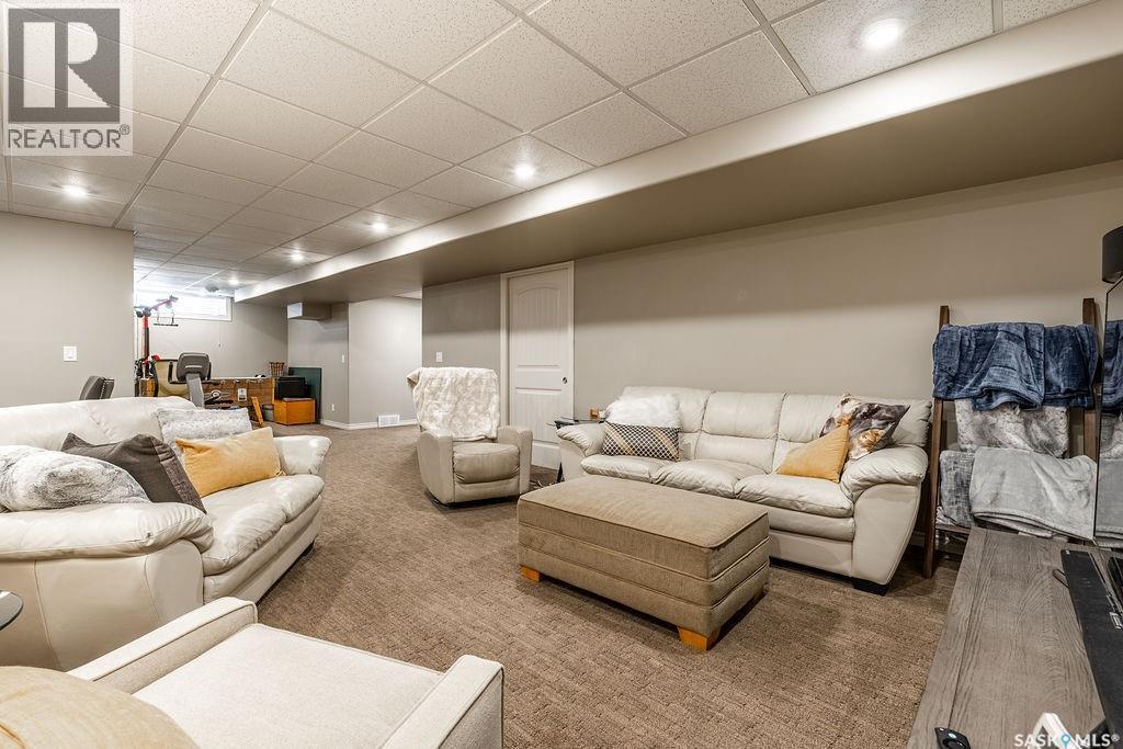 330 Pobran Crescent, Saskatoon, SK - Indoor Photo Showing Basement
