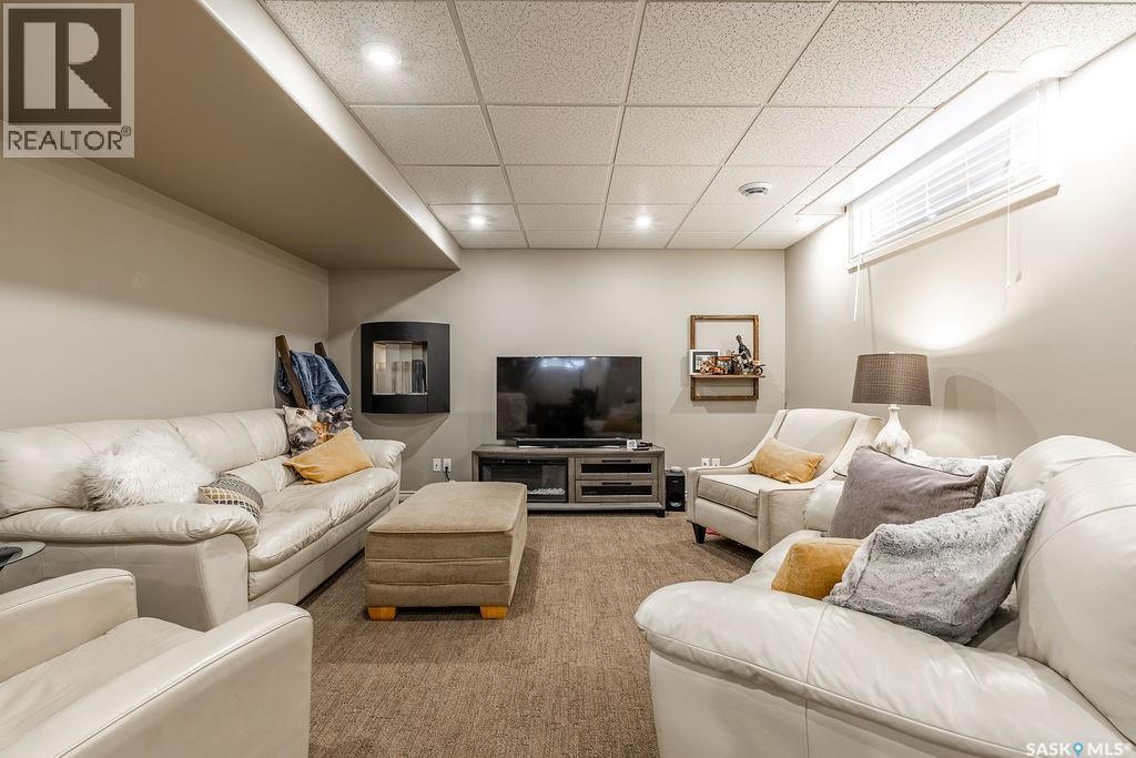 330 Pobran Crescent, Saskatoon, SK - Indoor Photo Showing Other Room