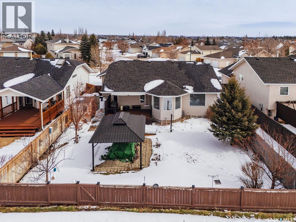 330 Pobran Crescent, Saskatoon, SK - Outdoor