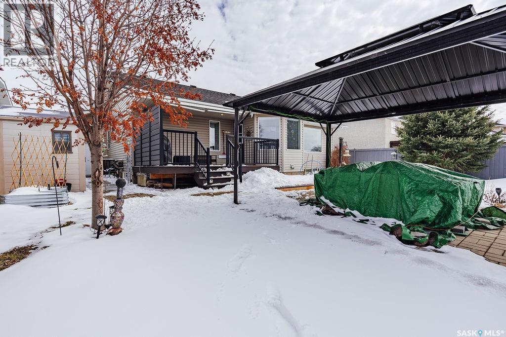 330 Pobran Crescent, Saskatoon, SK - Outdoor