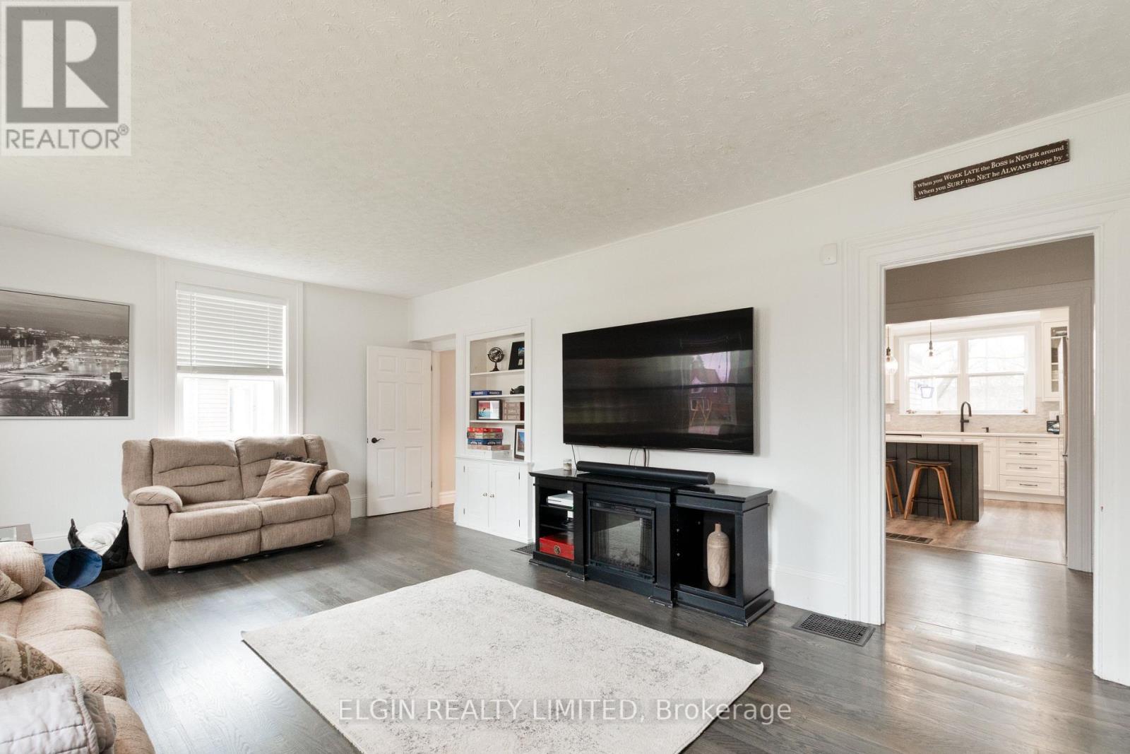 219 Sunset Drive, St. Thomas, ON - Indoor Photo Showing Living Room