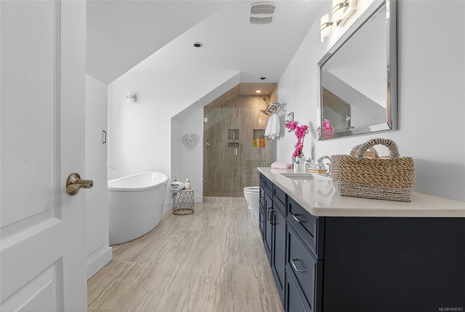 319 Chemainus Rd, Ladysmith, BC