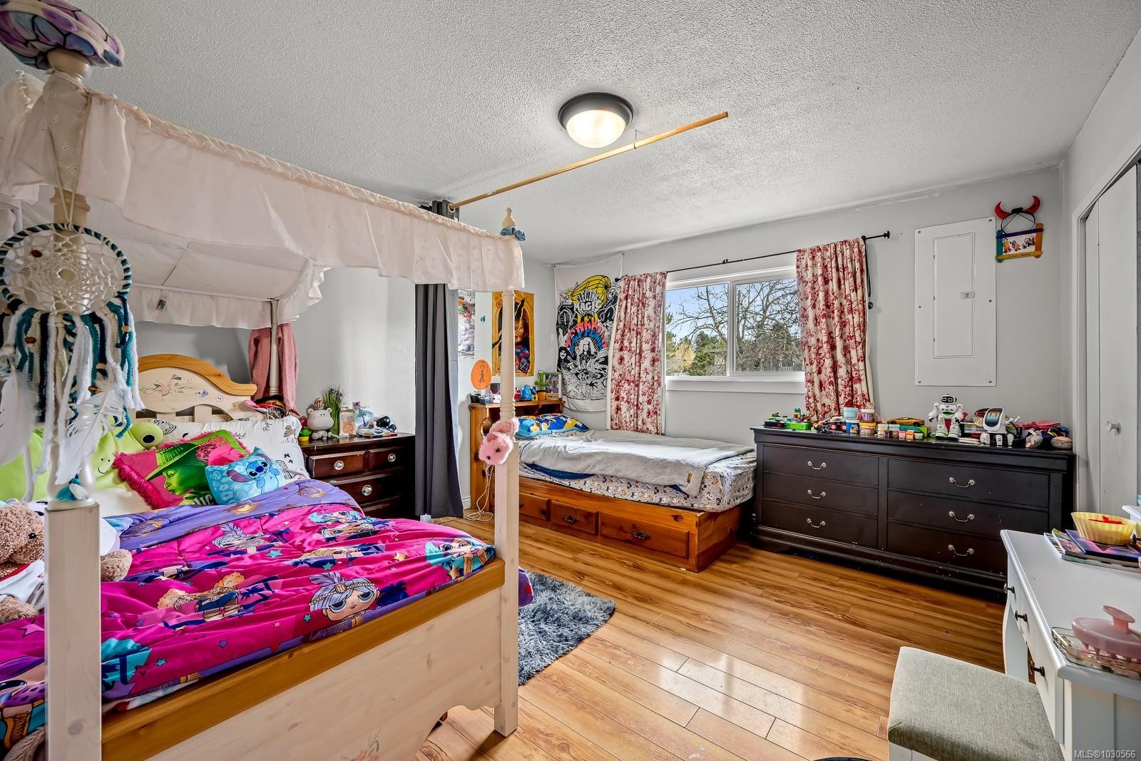 483 Pritchard Rd, Comox, BC