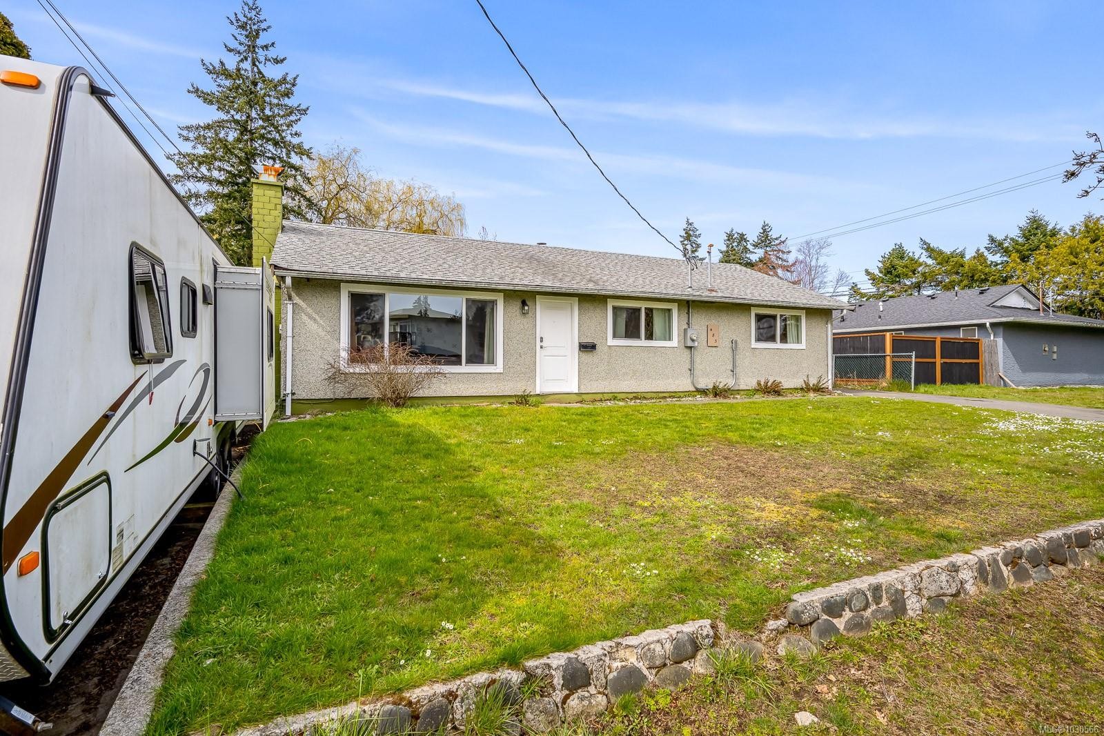 483 Pritchard Rd, Comox, BC