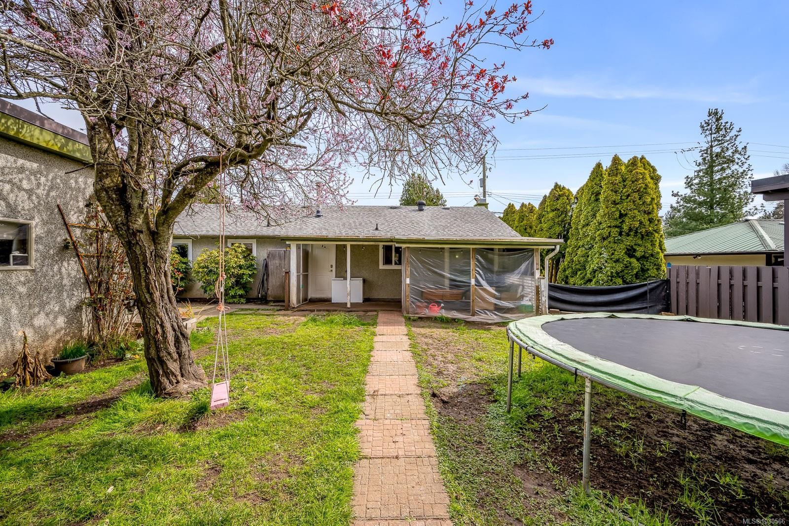 483 Pritchard Rd, Comox, BC
