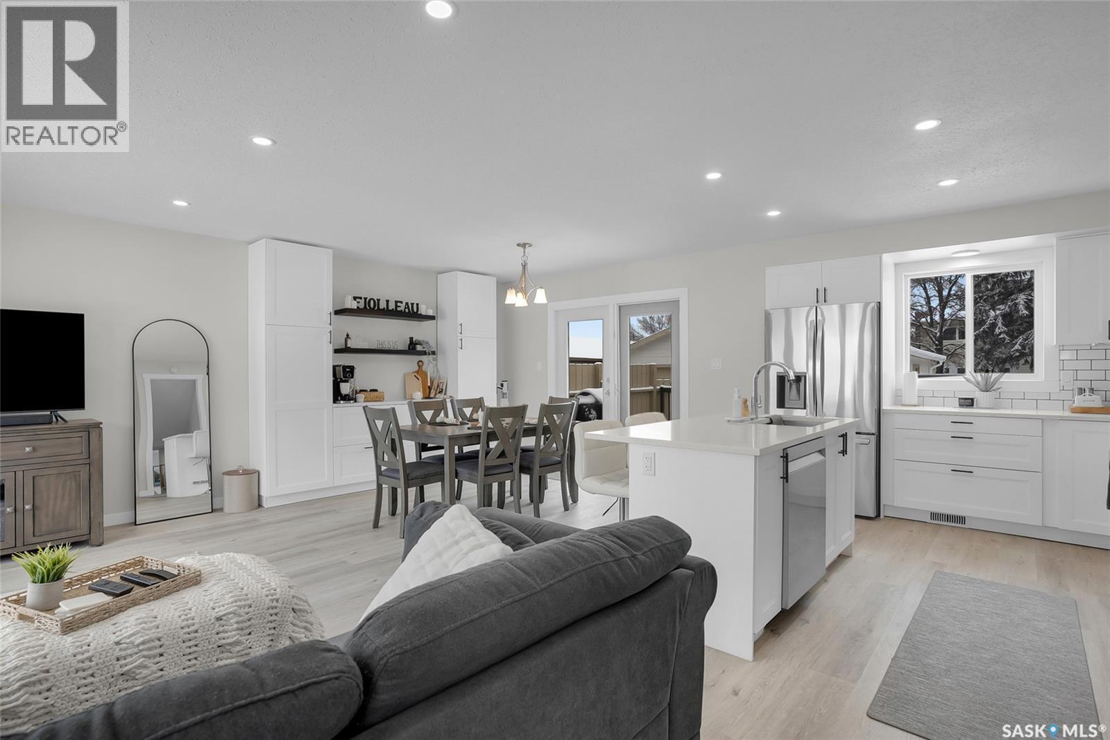 283 David Knight Crescent, Saskatoon, SK - Indoor