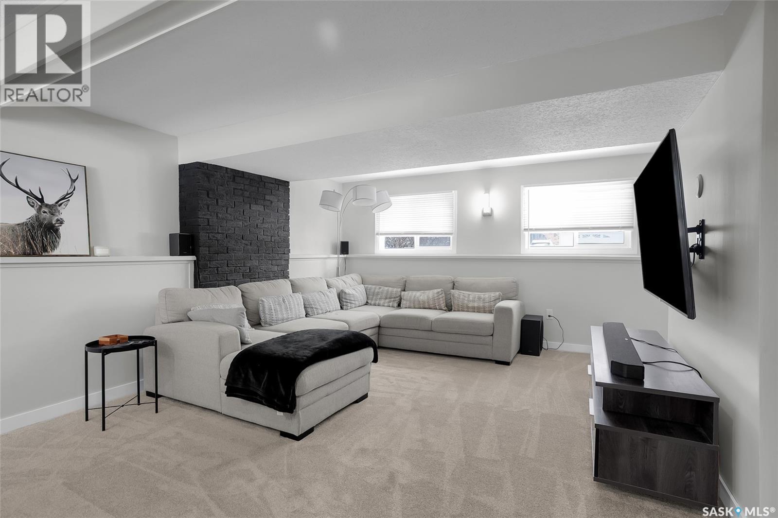 283 David Knight Crescent, Saskatoon, SK - Indoor Photo Showing Living Room