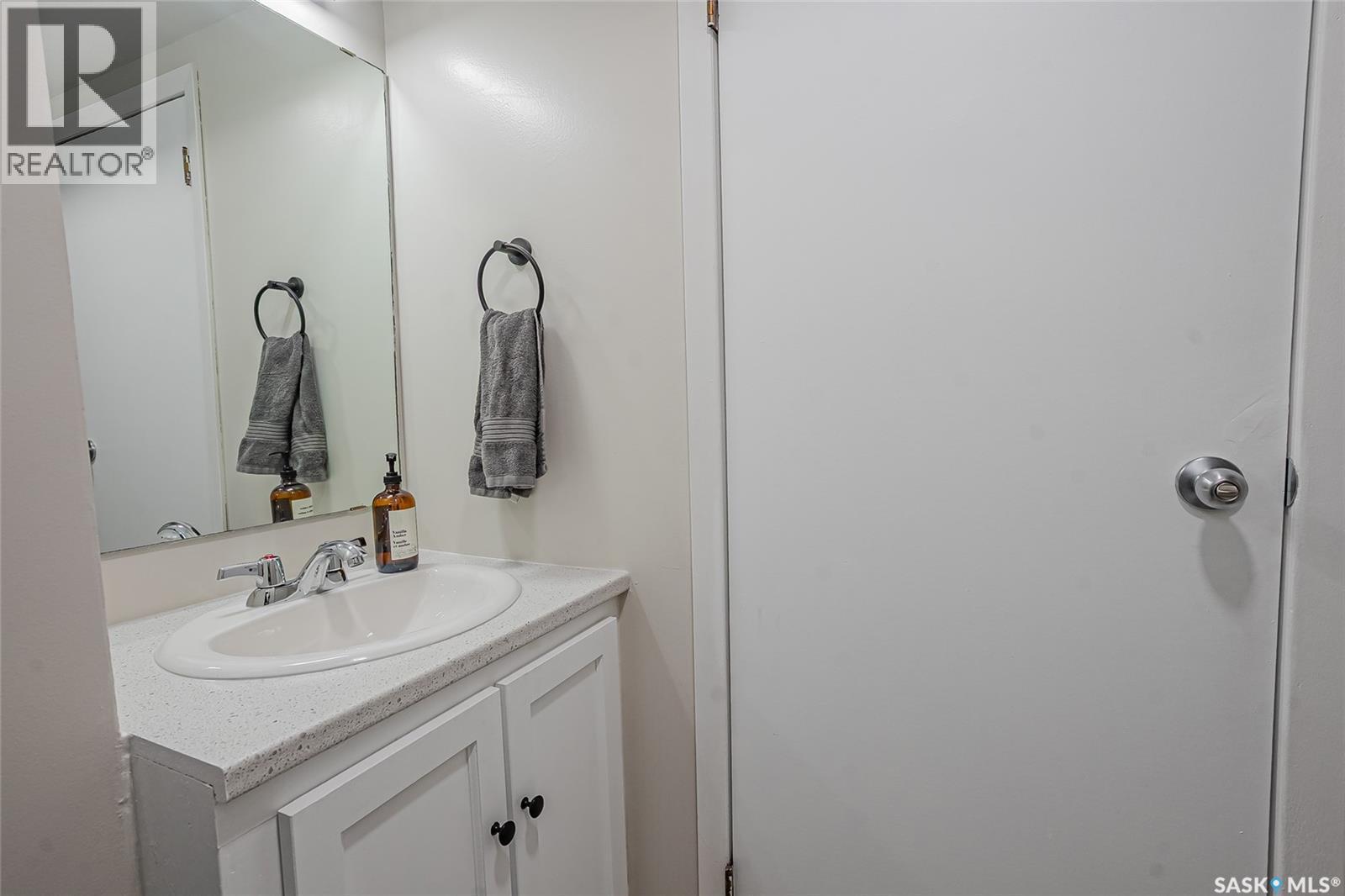 283 David Knight Crescent, Saskatoon, SK - Indoor Photo Showing Bathroom