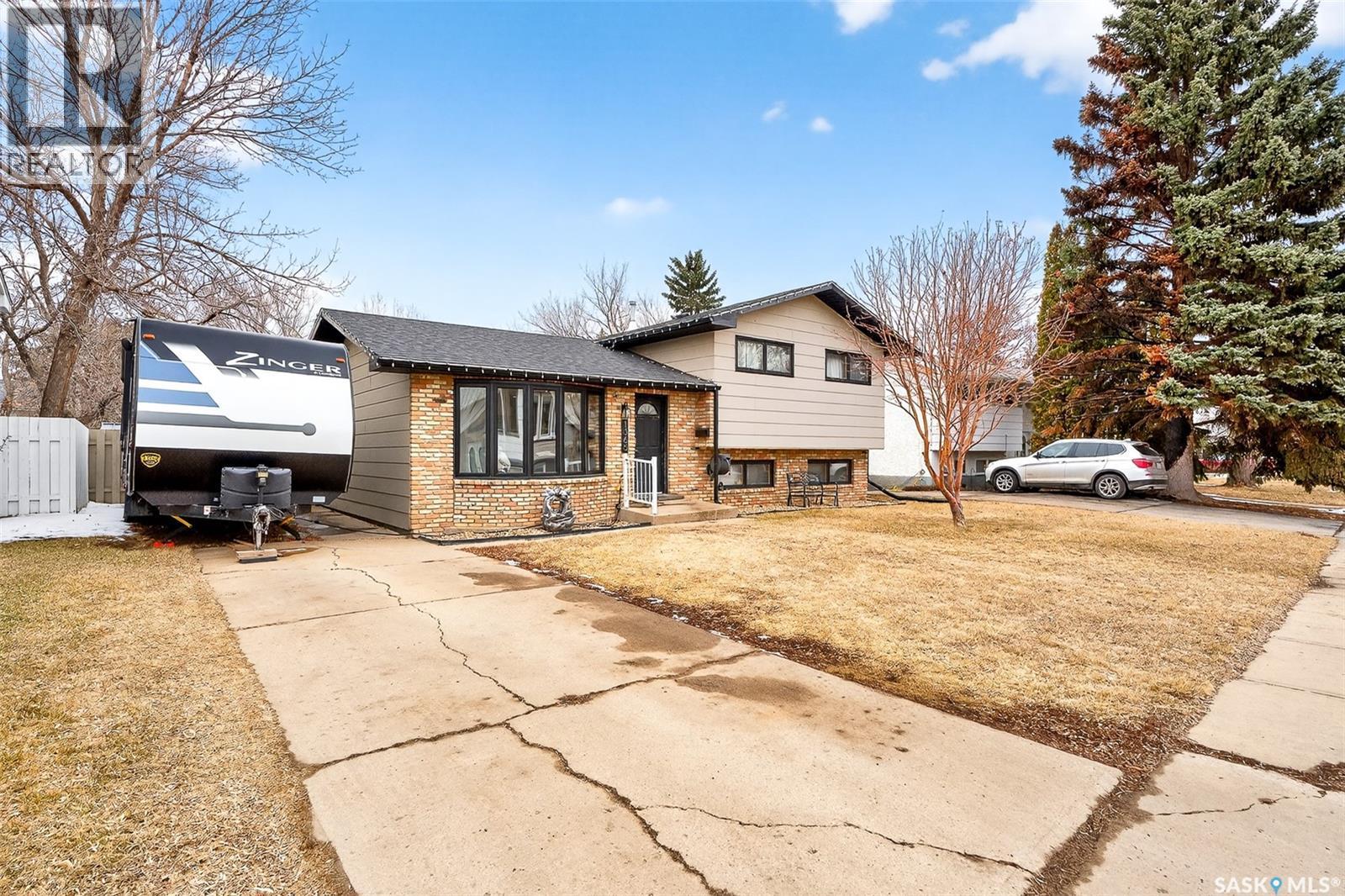 1365 Prince Crescent, Moose Jaw, SK - Outdoor