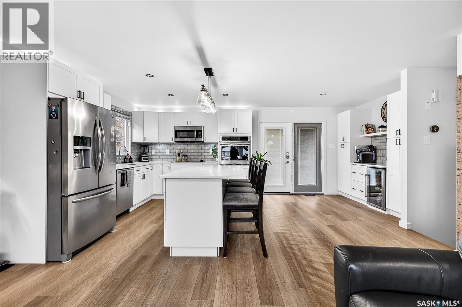 1365 Prince Crescent, Moose Jaw, SK - Indoor Photo Showing Kitchen With Stainless Steel Kitchen
