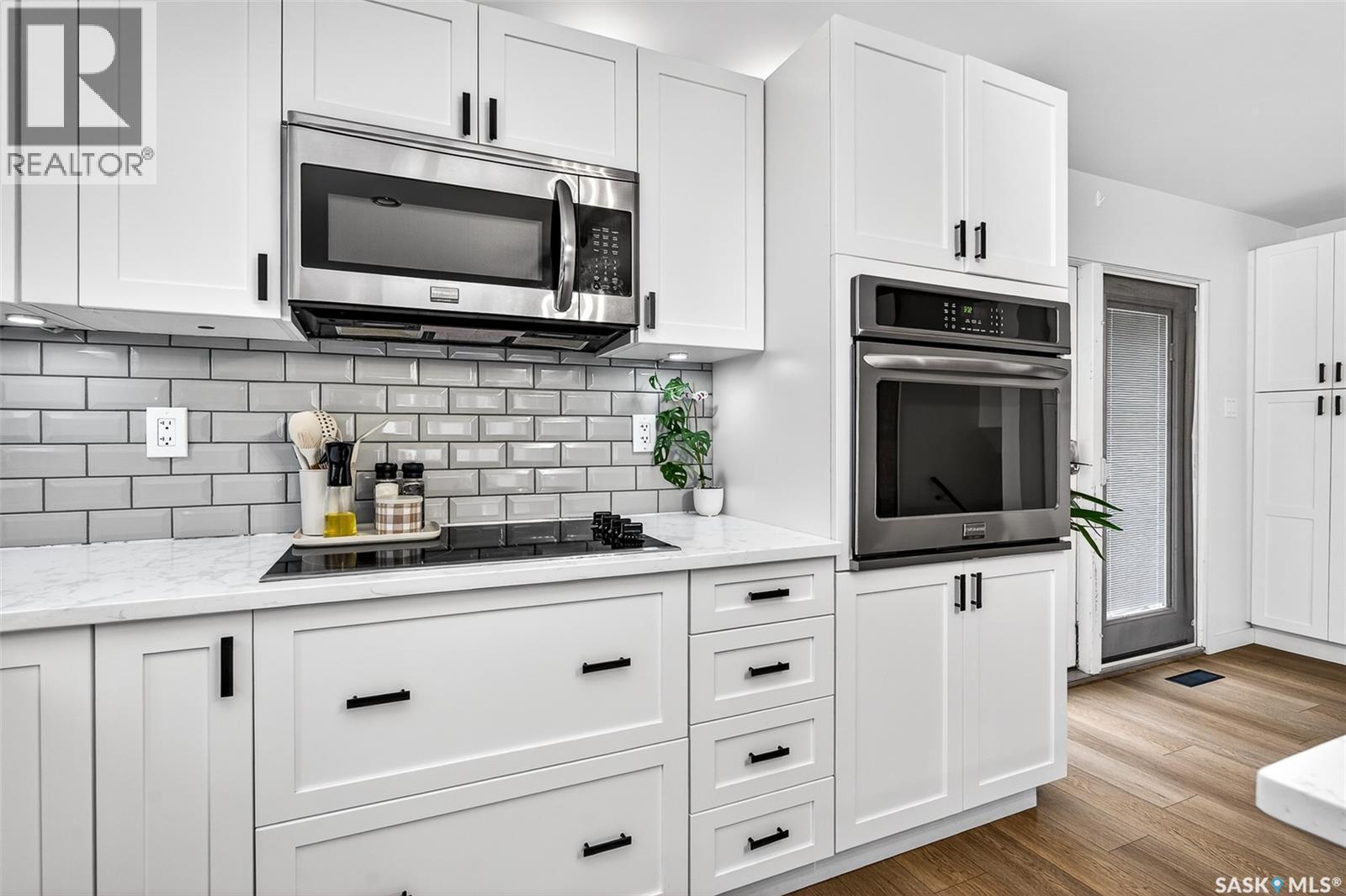 1365 Prince Crescent, Moose Jaw, SK - Indoor Photo Showing Kitchen With Upgraded Kitchen