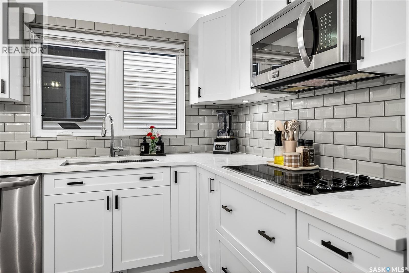 1365 Prince Crescent, Moose Jaw, SK - Indoor Photo Showing Kitchen With Double Sink