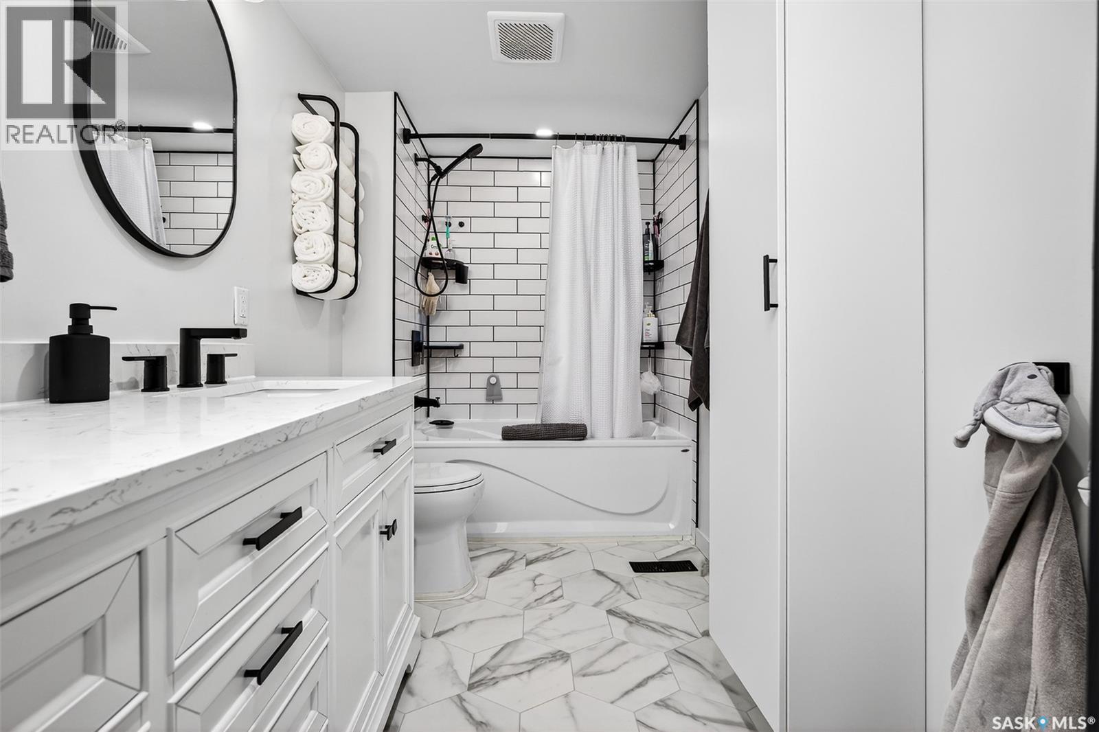 1365 Prince Crescent, Moose Jaw, SK - Indoor