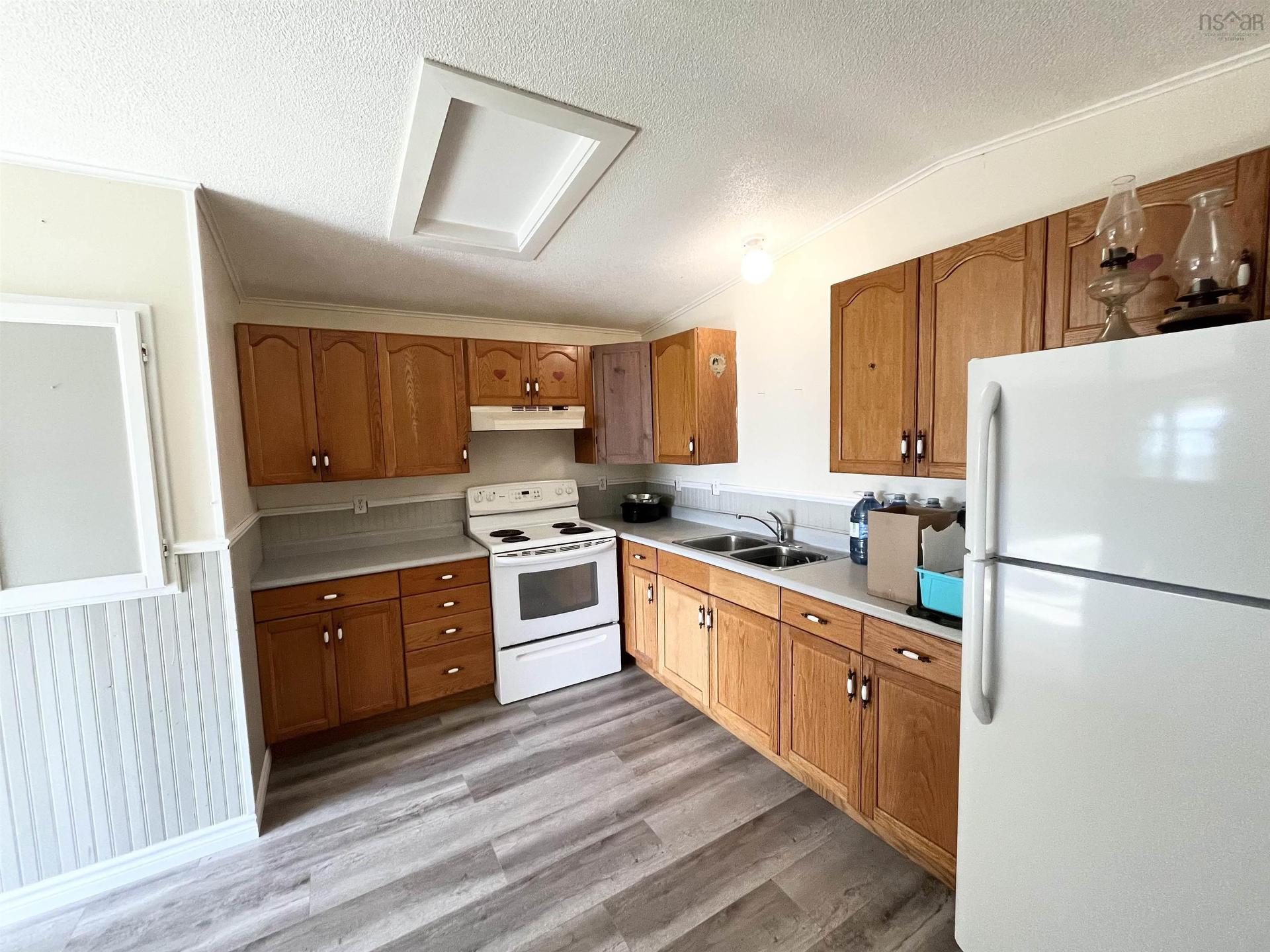 23 New Road, The Hawk, NS