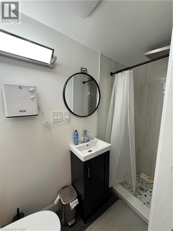 159 Waterloo Street, Kitchener, ON - Indoor Photo Showing Bathroom