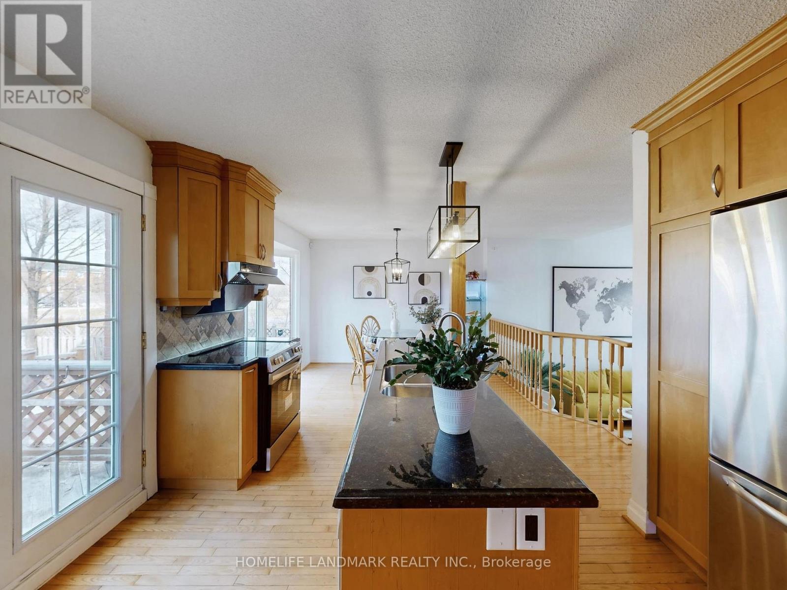 837 Apple Gate Court, Mississauga, ON - Indoor Photo Showing Kitchen