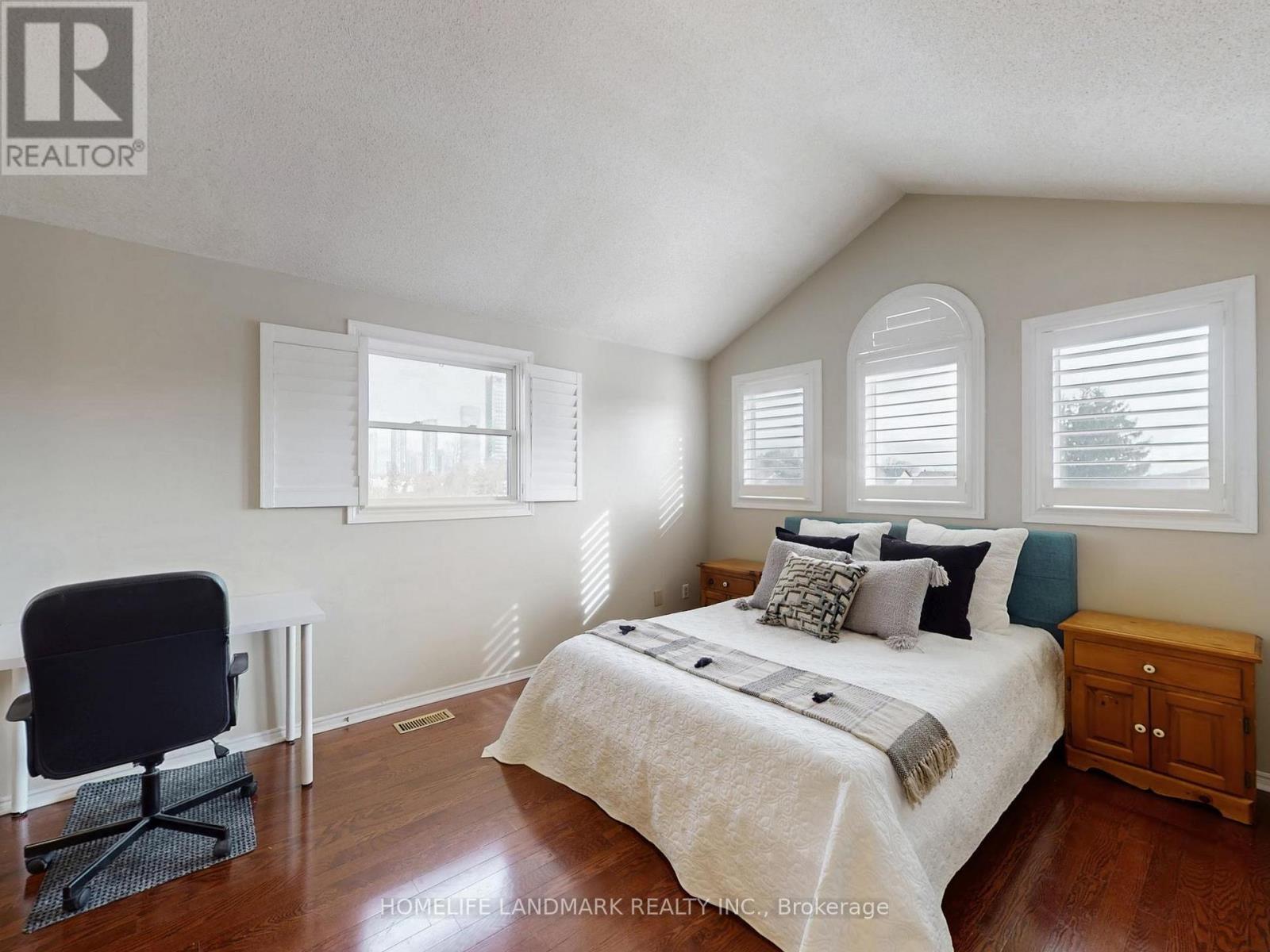 837 Apple Gate Court, Mississauga, ON - Indoor Photo Showing Bedroom