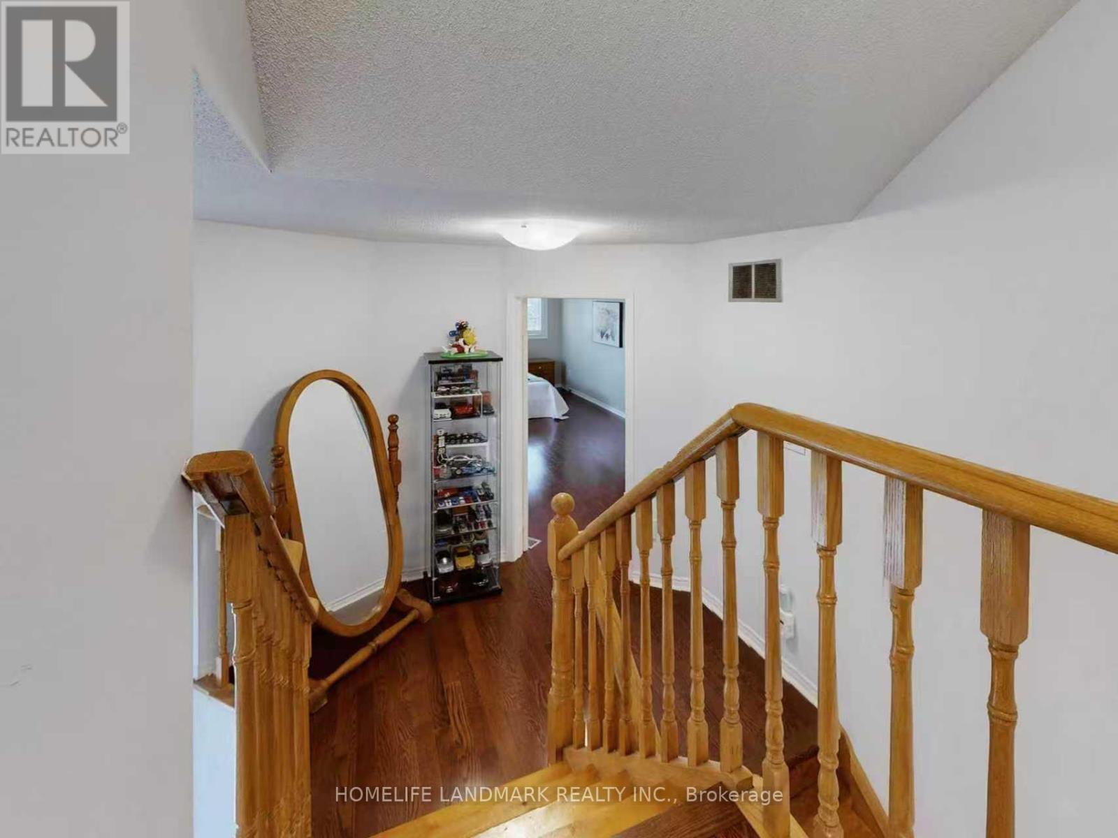 837 Apple Gate Court, Mississauga, ON - Indoor Photo Showing Other Room
