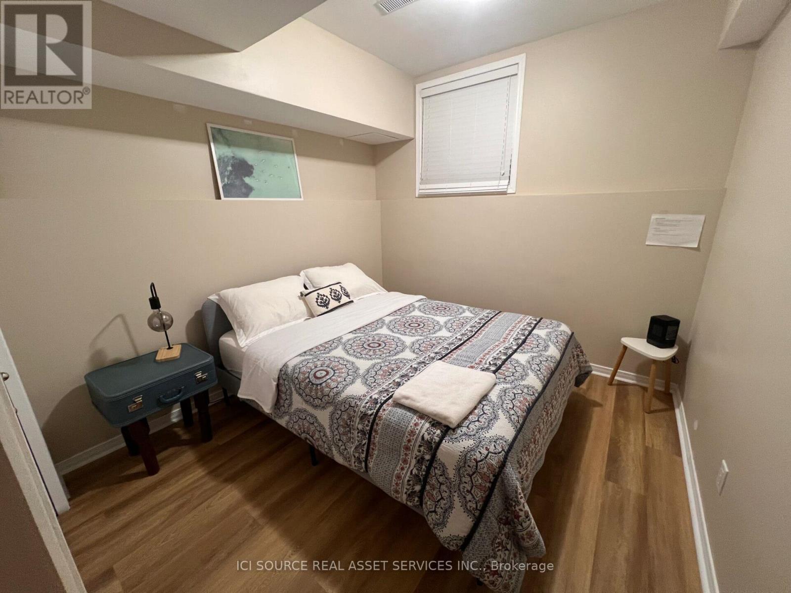 127 Gladeview Private, Ottawa, ON - Indoor Photo Showing Bedroom