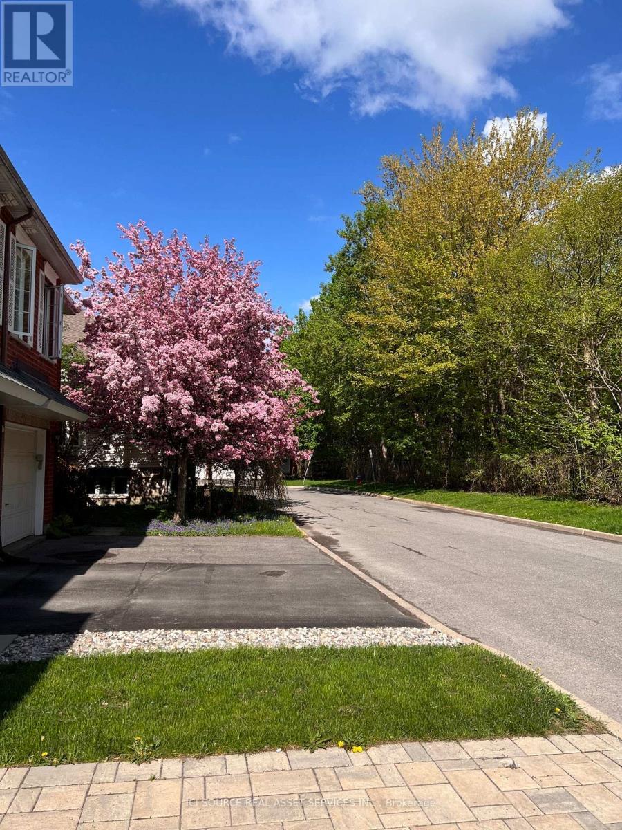 127 Gladeview Private, Ottawa, ON - Outdoor