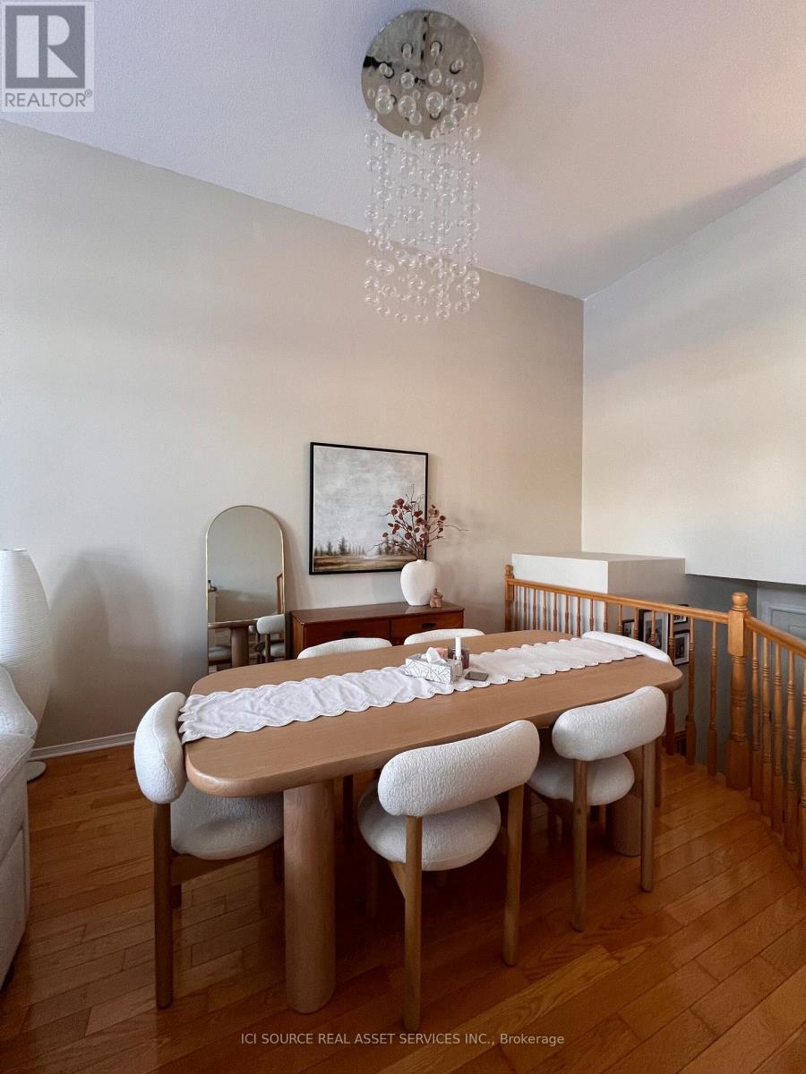127 Gladeview Private, Ottawa, ON - Indoor Photo Showing Dining Room