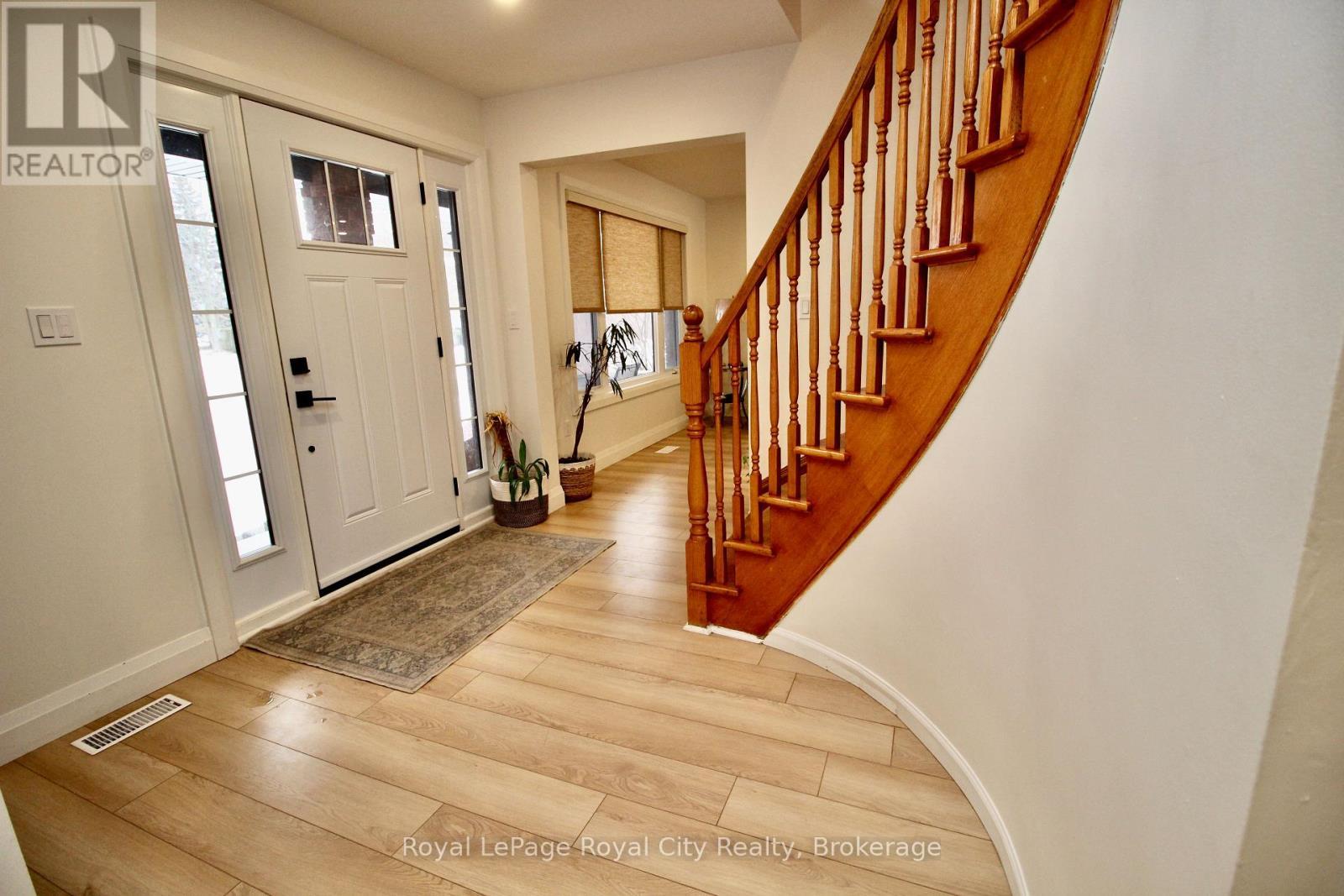 82 Gunn Avenue, Cambridge, ON - Indoor Photo Showing Other Room