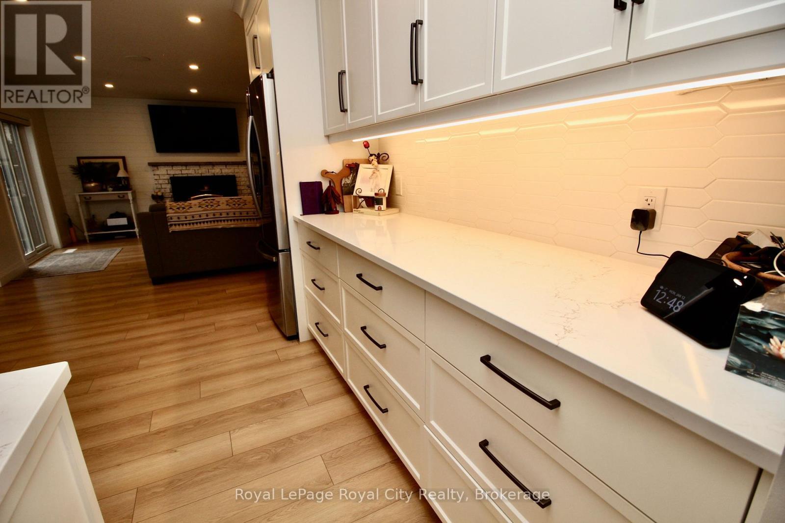 82 Gunn Avenue, Cambridge, ON - Indoor