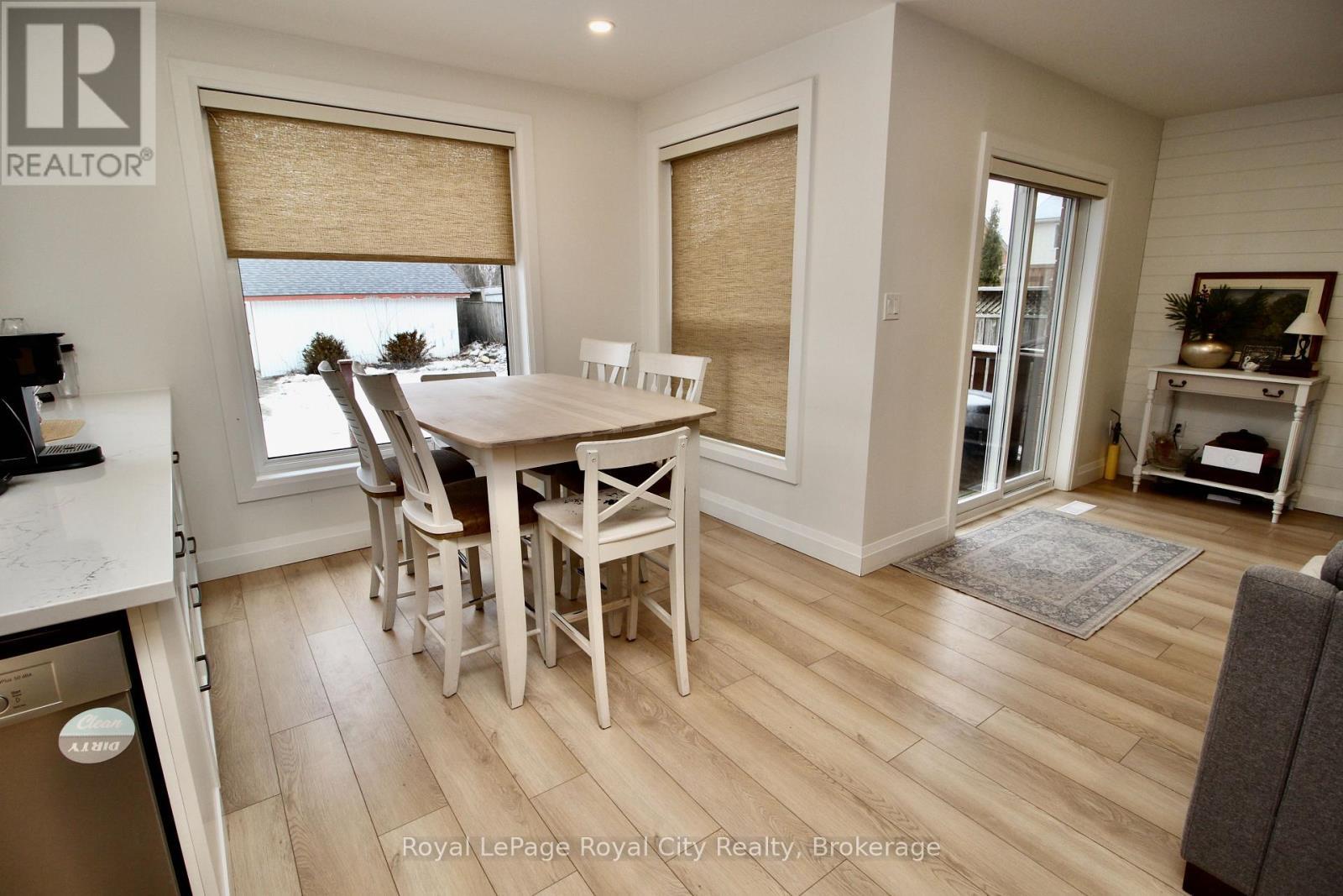 82 Gunn Avenue, Cambridge, ON - Indoor Photo Showing Dining Room