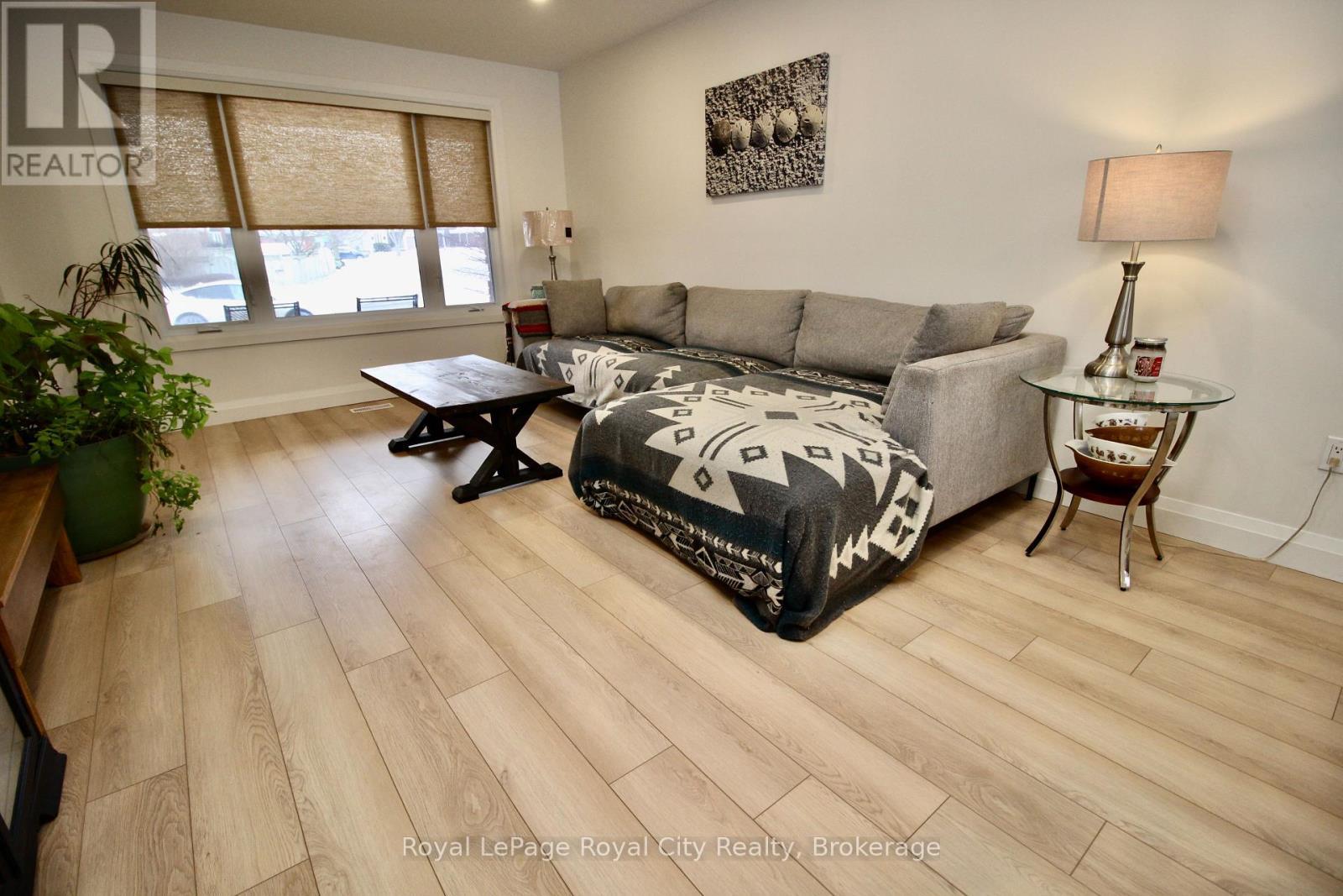 82 Gunn Avenue, Cambridge, ON - Indoor