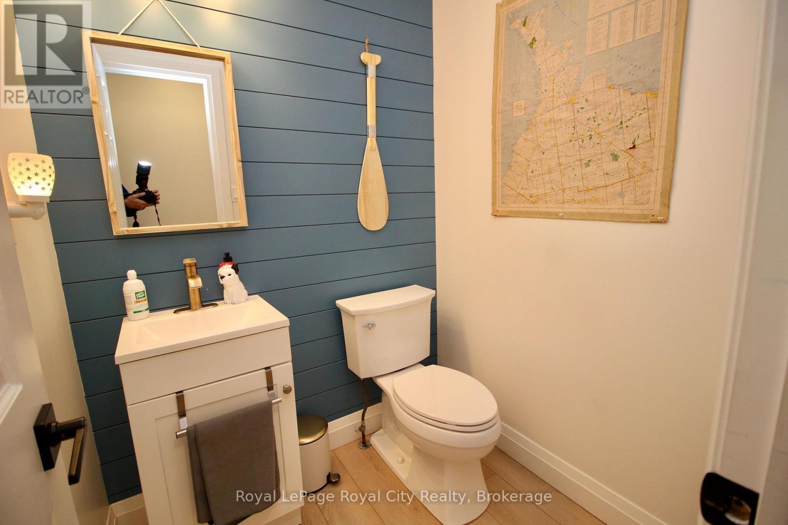 82 Gunn Avenue, Cambridge, ON - Indoor Photo Showing Bathroom