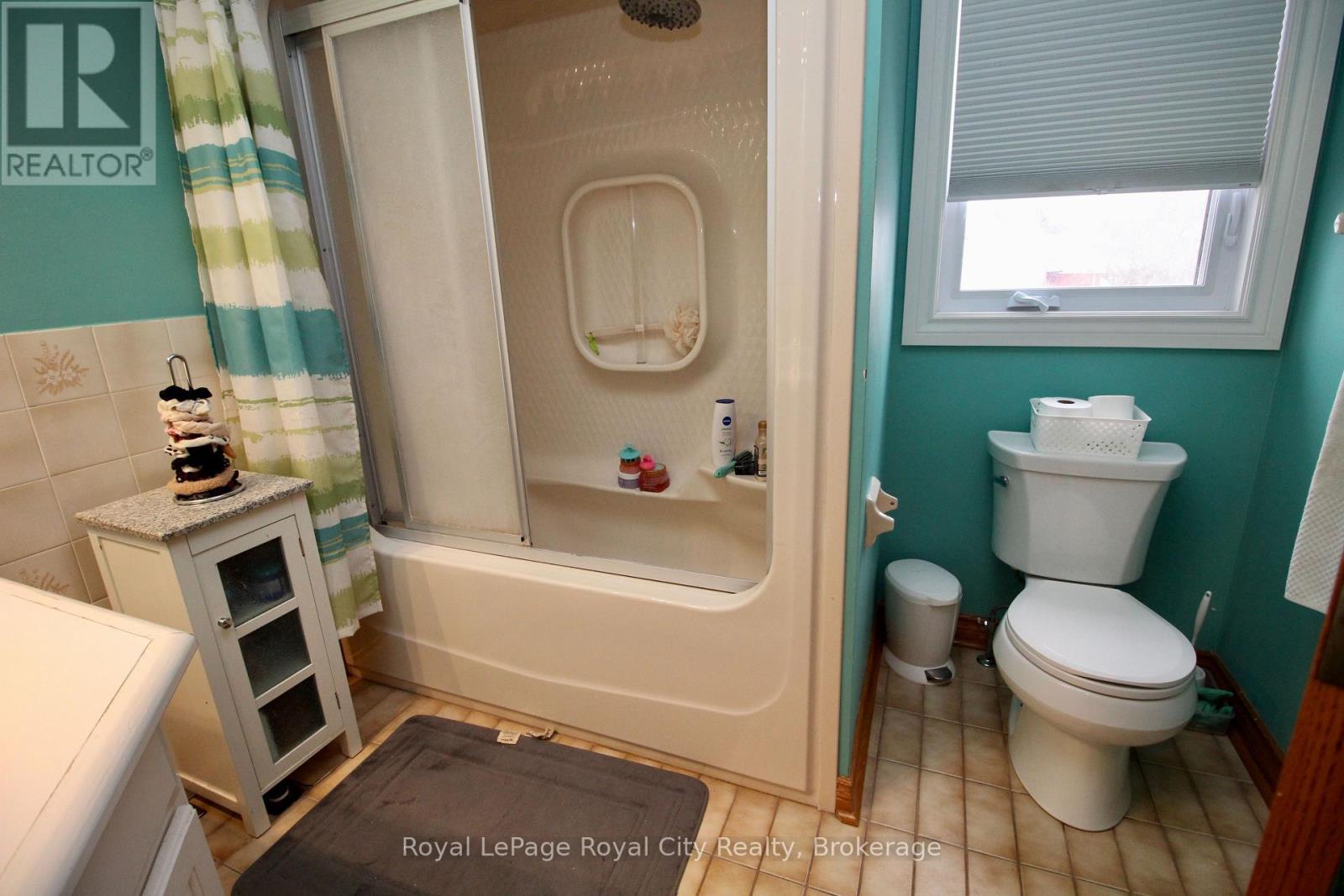 82 Gunn Avenue, Cambridge, ON - Indoor Photo Showing Bathroom