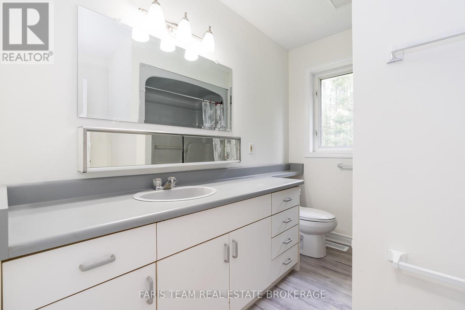 19 Wakunda Crescent, Tiny, ON - Indoor Photo Showing Bathroom