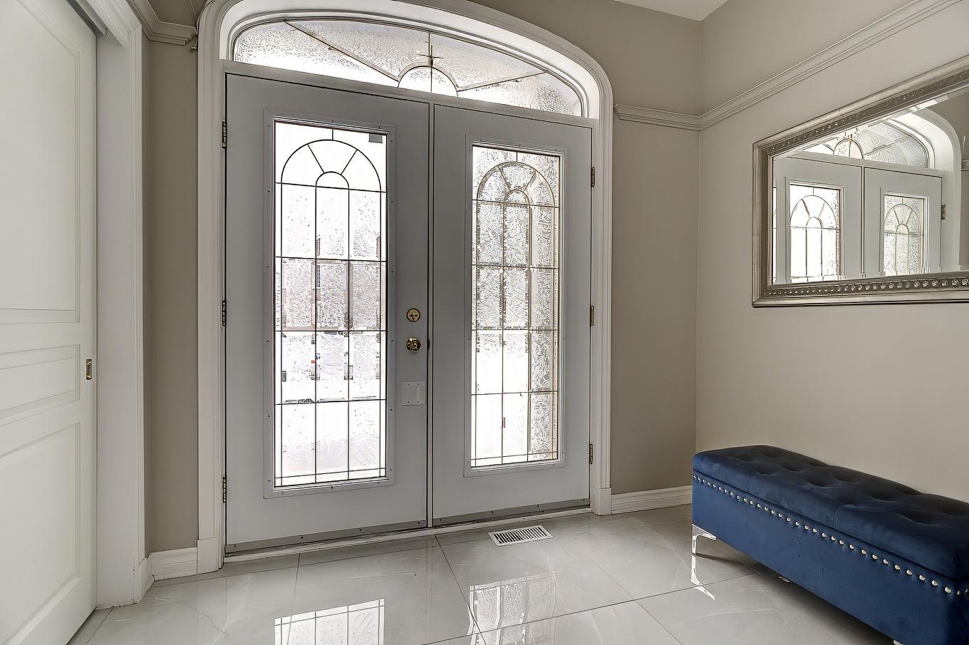 Hall d'entrée/Vestibule - 491 Rue De La Pommeraie, Rosemère, QC - Indoor Photo Showing Other Room