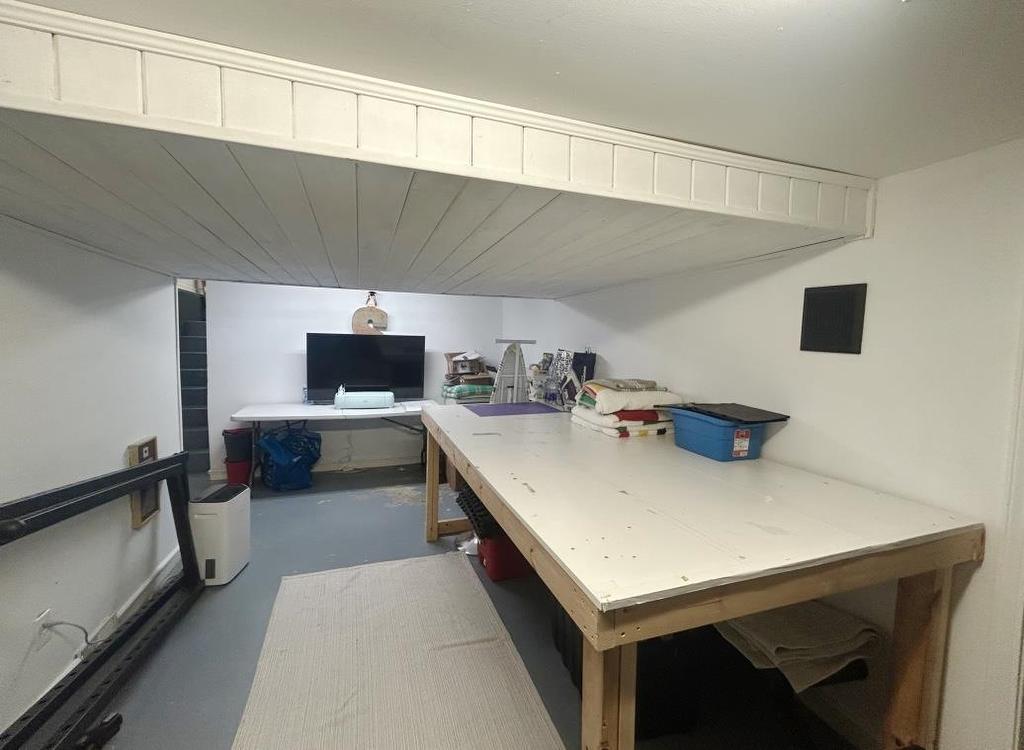 1201 Second St E., Fort Frances, ON - Indoor