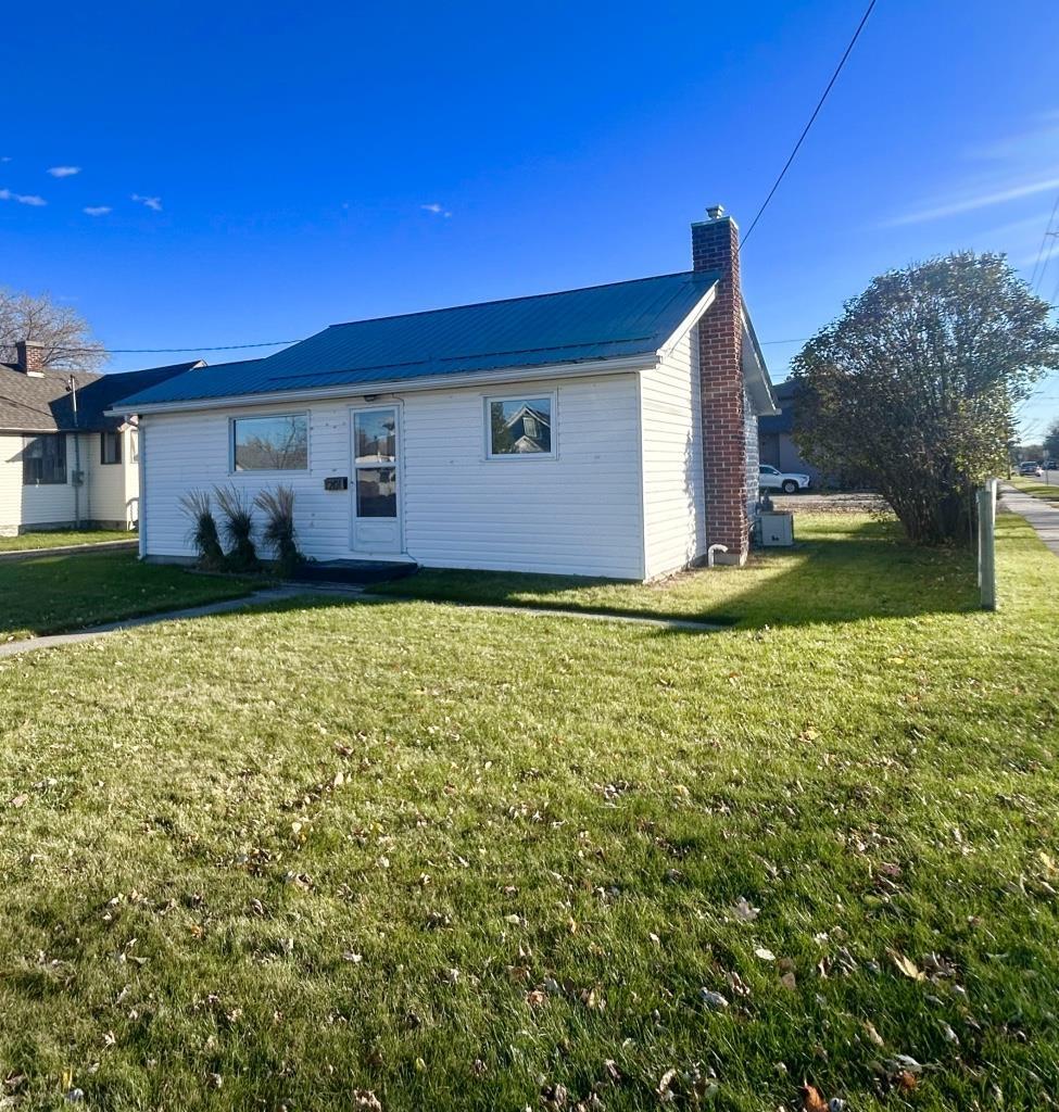 1201 Second St E., Fort Frances, ON - Outdoor