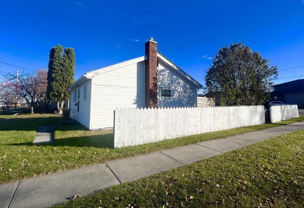 1201 Second St E., Fort Frances, ON - Outdoor