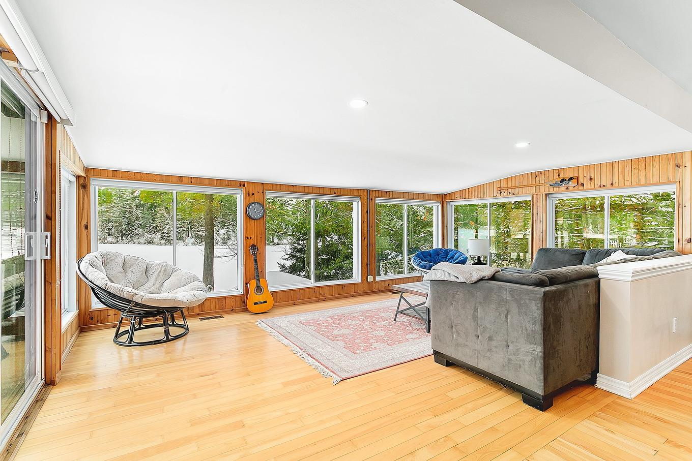 Living room - 30 Ch. Du Lac-De-La-Ferme, Otter Lake, QC - Indoor
