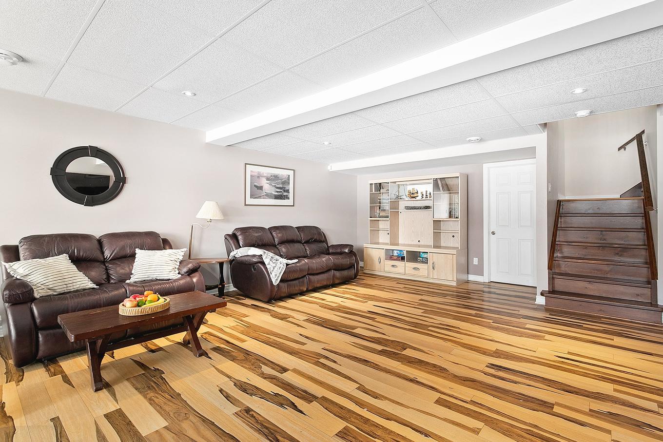 Family room - 30 Ch. Du Lac-De-La-Ferme, Otter Lake, QC - Indoor Photo Showing Living Room