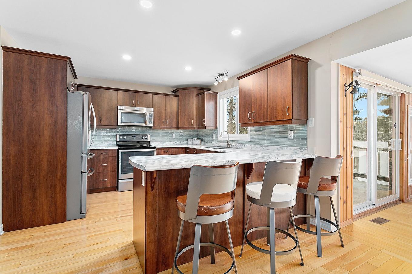 Dinette - 30 Ch. Du Lac-De-La-Ferme, Otter Lake, QC - Indoor Photo Showing Kitchen