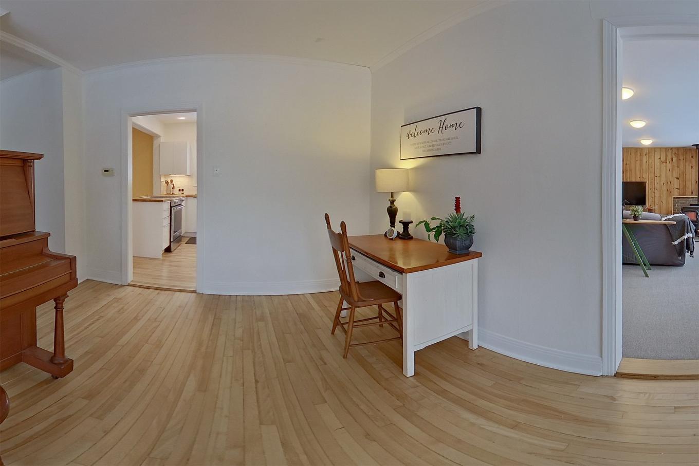 Living room - 62 Rue Elm, Hudson, QC - Indoor Photo Showing Other Room