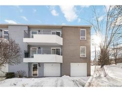 4-60 Westmount BLVD Moncton, NB E1E 4G8