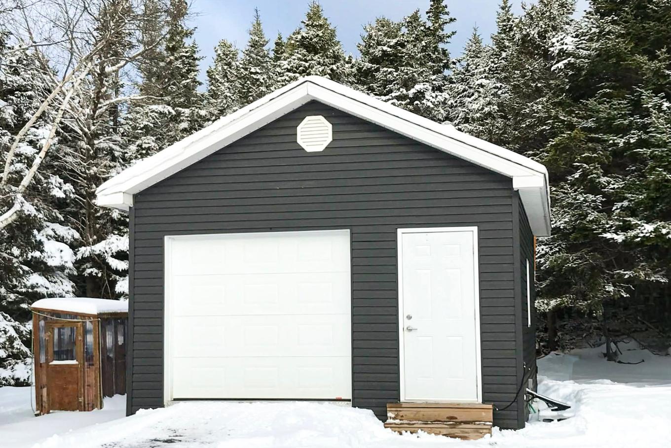 Cour - 111 Ch. Cormier, Les Îles-De-La-Madeleine, QC - Outdoor With Exterior