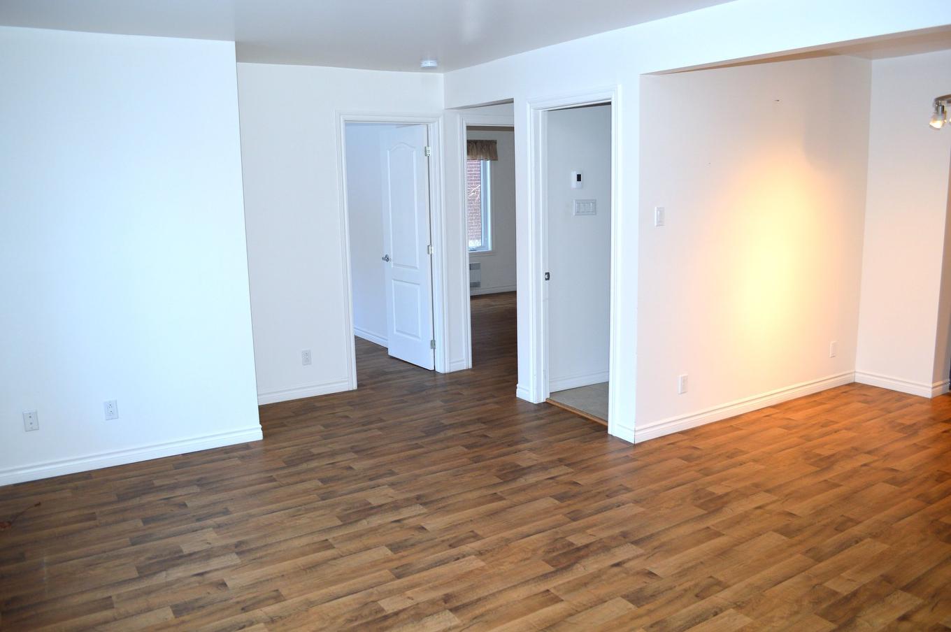 Living room - 101-2075 Av. Pratte, Saint-Hyacinthe, QC - Indoor Photo Showing Other Room