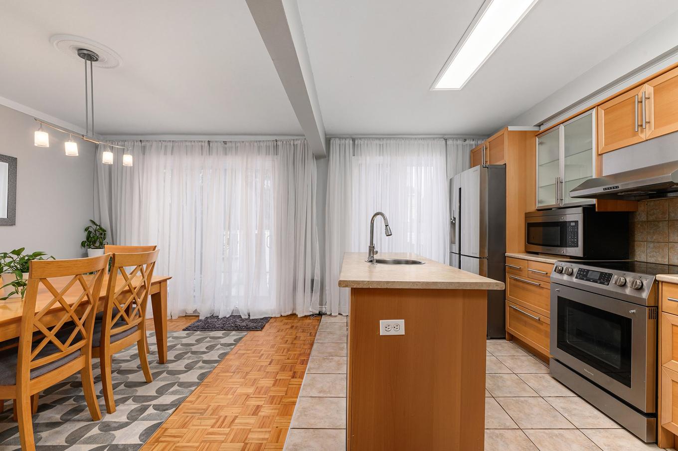 Kitchen - 4020 Crois. Oscar, Brossard, QC - Indoor