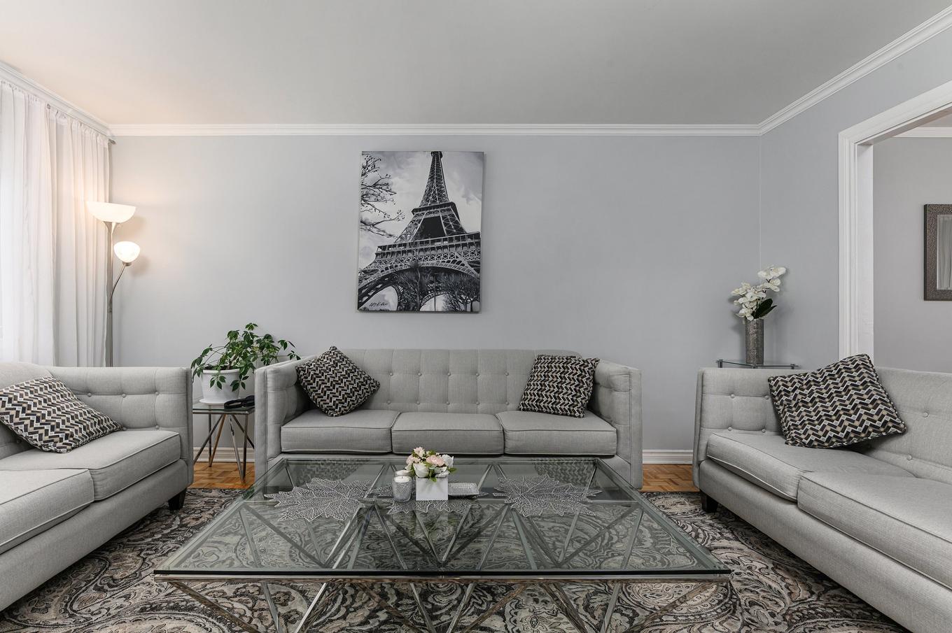 Living room - 4020 Crois. Oscar, Brossard, QC - Indoor Photo Showing Living Room