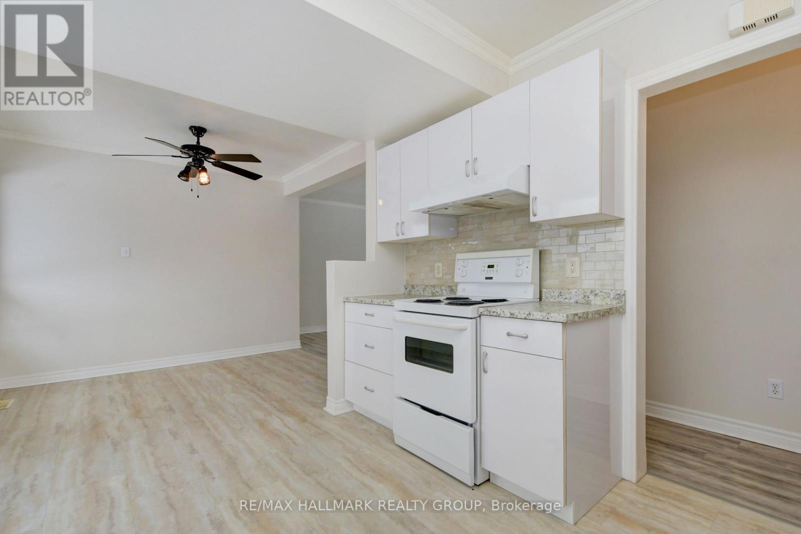 2223 Martha Avenue, Ottawa, ON - Indoor Photo Showing Kitchen